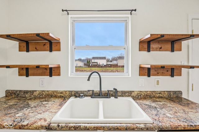 10881 Mansfield Way, Ingalls, IN 46048