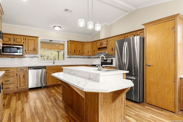 4551 chamberlain, Canyon Lake, TX 78133