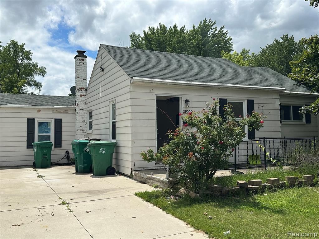 29009 Dawson Street, Garden City, MI 48135