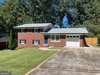 988 Tamarack Trail, Forest Park, GA 30297
