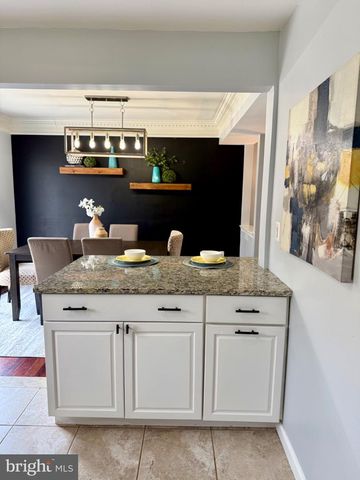 5825 WOOD POPPY CT, Burke, VA 22015