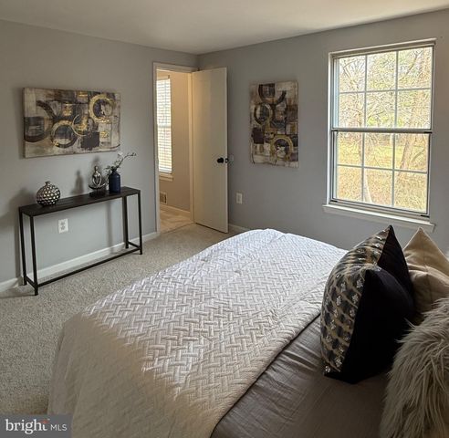 5825 WOOD POPPY CT, Burke, VA 22015