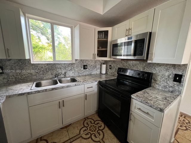 7516 NE 1st Avenue 203, Miami, FL 33138