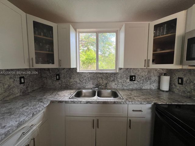 7516 NE 1st Avenue 203, Miami, FL 33138