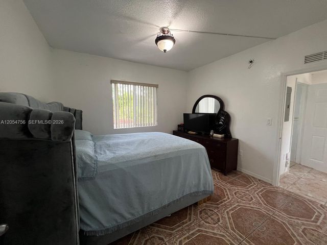 7516 NE 1st Avenue 203, Miami, FL 33138