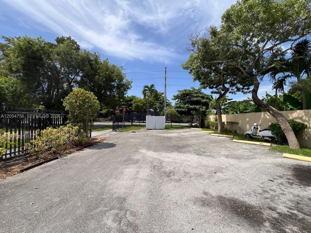7516 NE 1st Avenue 203, Miami, FL 33138