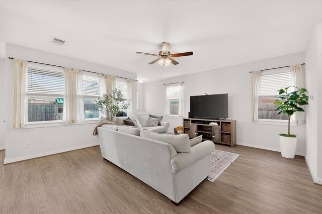 639 Pheasant Hill LN, Georgetown, TX 78628