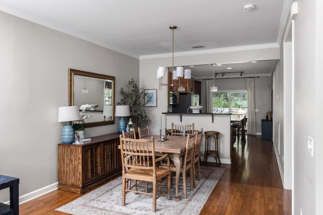 2045 Traemoor Village Dr, Nashville, TN 37209