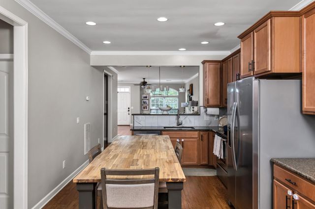 2045 Traemoor Village Dr, Nashville, TN 37209