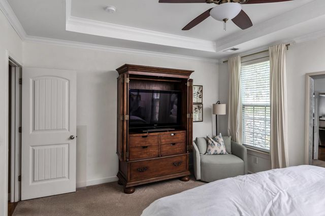 2045 Traemoor Village Dr, Nashville, TN 37209