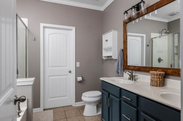 2045 Traemoor Village Dr, Nashville, TN 37209