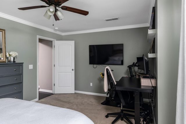 2045 Traemoor Village Dr, Nashville, TN 37209