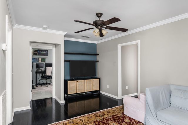 2045 Traemoor Village Dr, Nashville, TN 37209