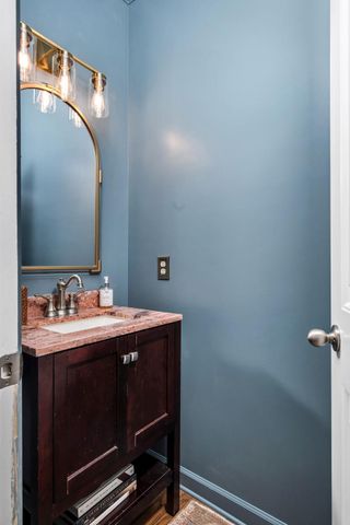 2045 Traemoor Village Dr, Nashville, TN 37209