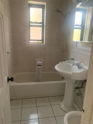 144-54 Sanford Avenue 38, Flushing, NY 11355