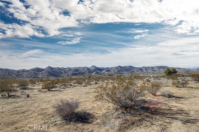 8776 Uphill Road, Joshua Tree, CA 92252