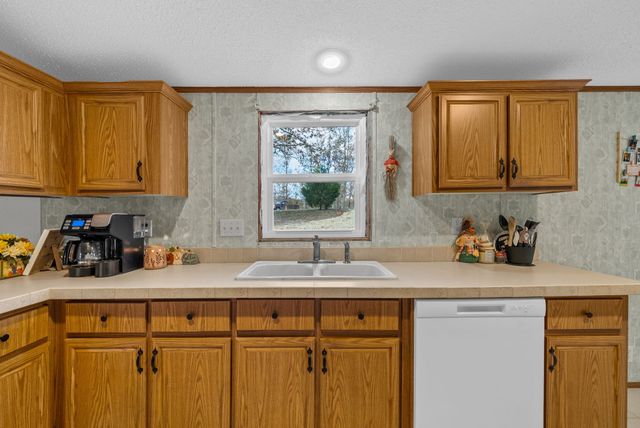 197 Old Homestead Rd, Big Sandy, TN 38221