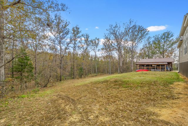 197 Old Homestead Rd, Big Sandy, TN 38221