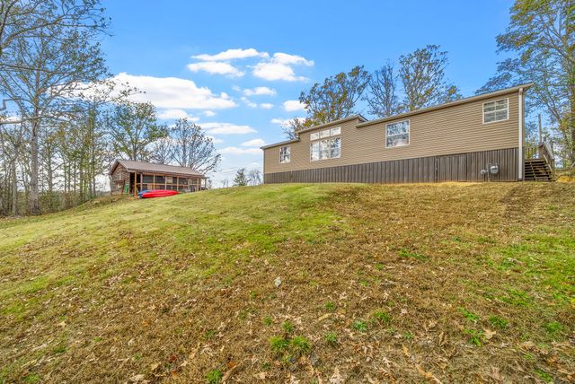 197 Old Homestead Rd, Big Sandy, TN 38221