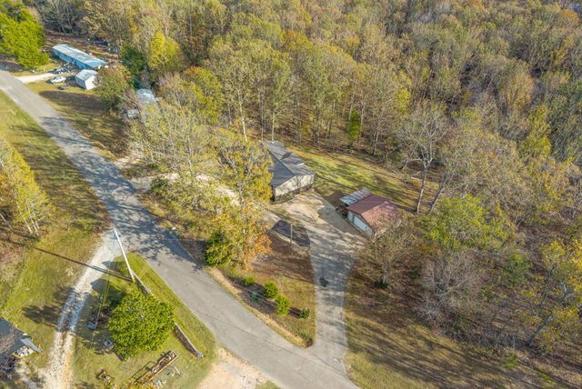197 Old Homestead Rd, Big Sandy, TN 38221