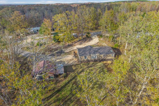 197 Old Homestead Rd, Big Sandy, TN 38221