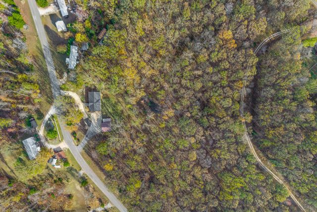 197 Old Homestead Rd, Big Sandy, TN 38221