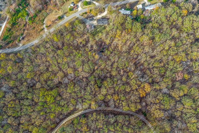 197 Old Homestead Rd, Big Sandy, TN 38221