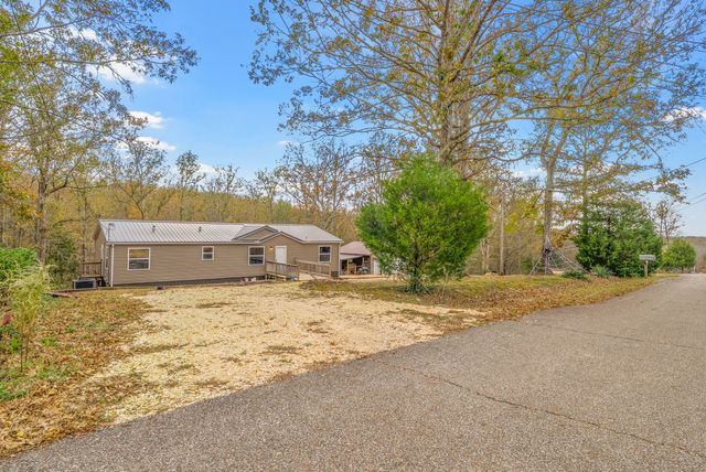 197 Old Homestead Rd, Big Sandy, TN 38221