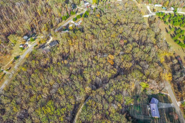 197 Old Homestead Rd, Big Sandy, TN 38221