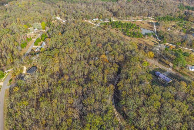 197 Old Homestead Rd, Big Sandy, TN 38221