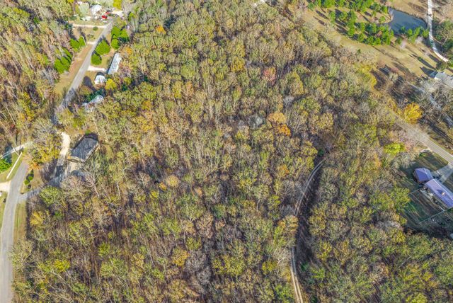 197 Old Homestead Rd, Big Sandy, TN 38221