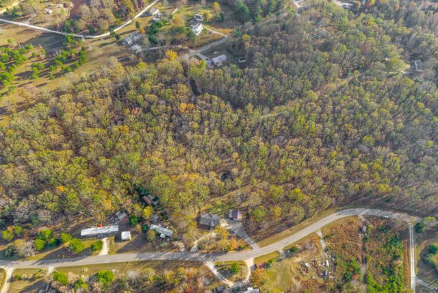 197 Old Homestead Rd, Big Sandy, TN 38221