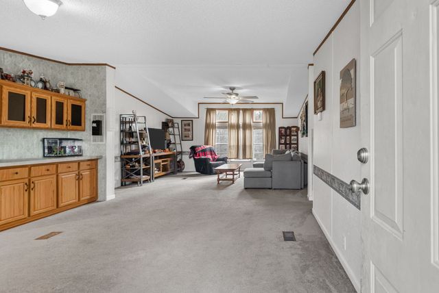 197 Old Homestead Rd, Big Sandy, TN 38221