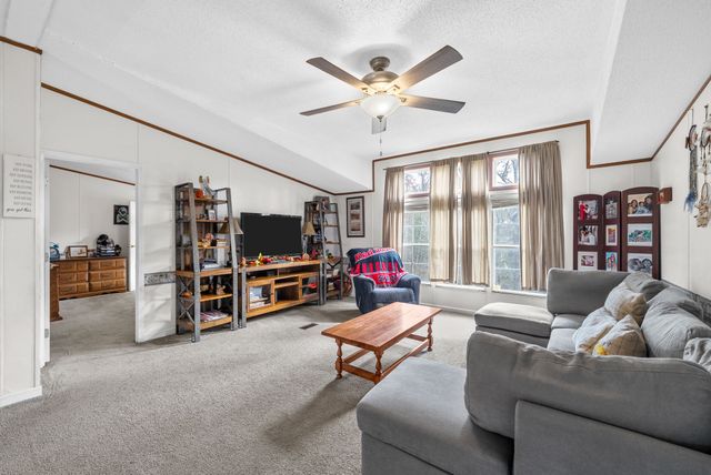 197 Old Homestead Rd, Big Sandy, TN 38221