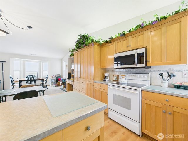 50 Diamond Drive, Pacific Beach, WA 98571