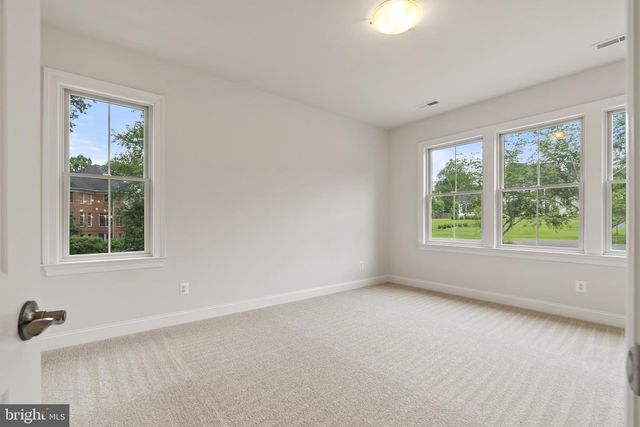 2305 STRYKER AVE, Vienna, VA 22181