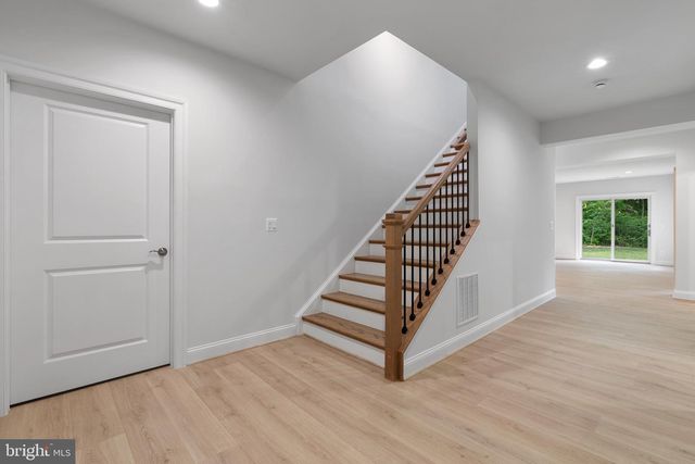 2305 STRYKER AVE, Vienna, VA 22181