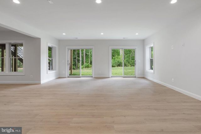 2305 STRYKER AVE, Vienna, VA 22181