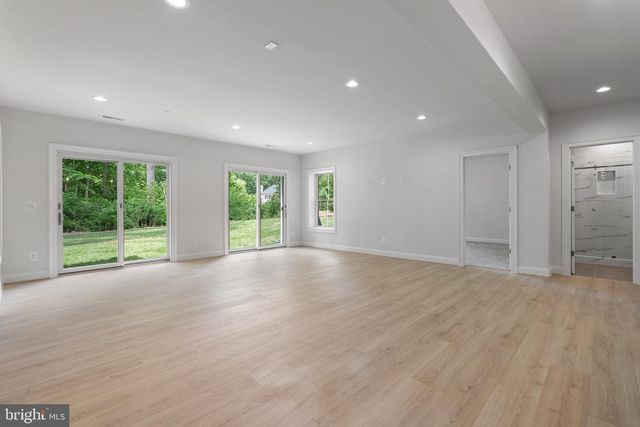 2305 STRYKER AVE, Vienna, VA 22181