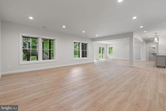 2305 STRYKER AVE, Vienna, VA 22181