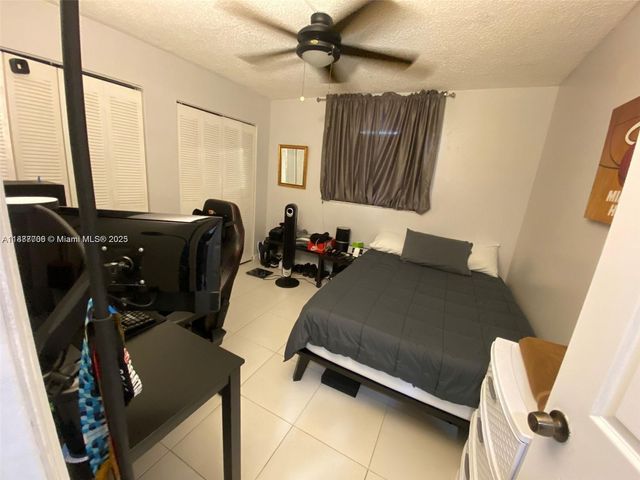 10000 NW 80 CT 2565, Hialeah Gardens, FL 33016