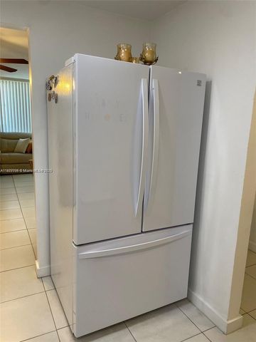 10000 NW 80 CT 2565, Hialeah Gardens, FL 33016