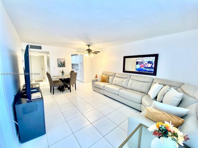 10000 NW 80 CT 2565, Hialeah Gardens, FL 33016
