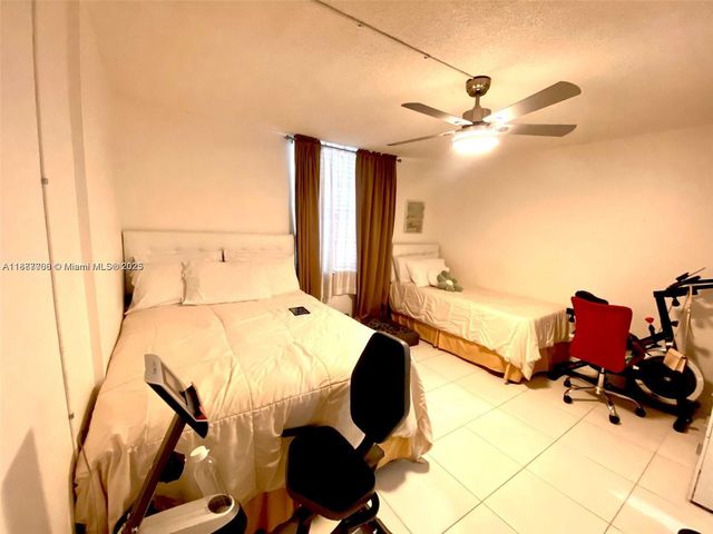 10000 NW 80 CT 2565, Hialeah Gardens, FL 33016