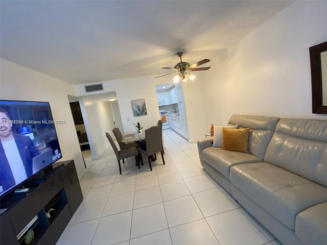 10000 NW 80 CT 2565, Hialeah Gardens, FL 33016