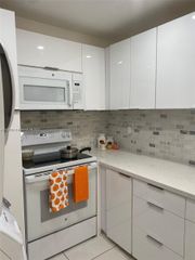 10000 NW 80 CT 2565, Hialeah Gardens, FL 33016