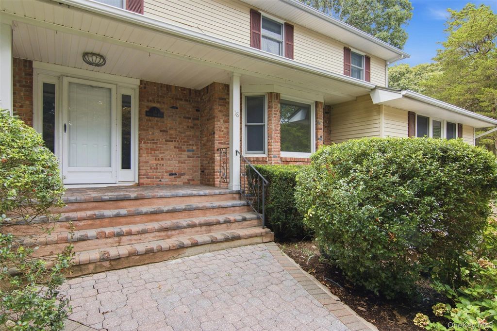 18 White Deer Court, Huntington, NY 11743 — photo 5