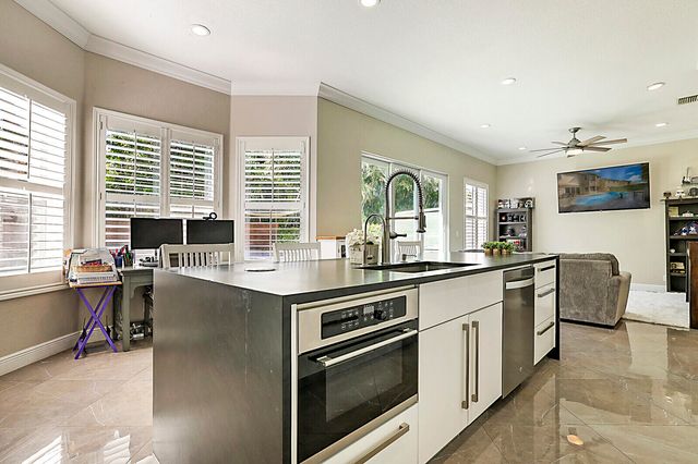 7167 Ivy Crossing Lane, Boynton Beach, FL 33436