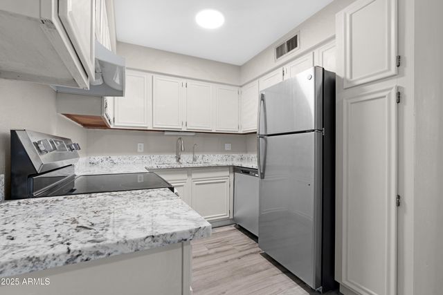 906 S ACAPULCO Lane A, Tempe, AZ 85281