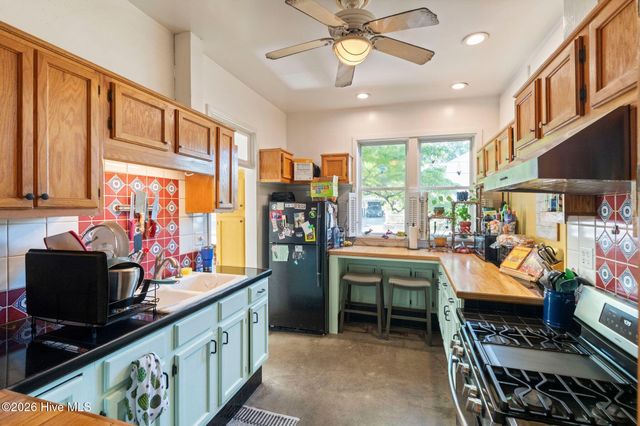 1602 S 4th Street, Wilmington, NC 28401